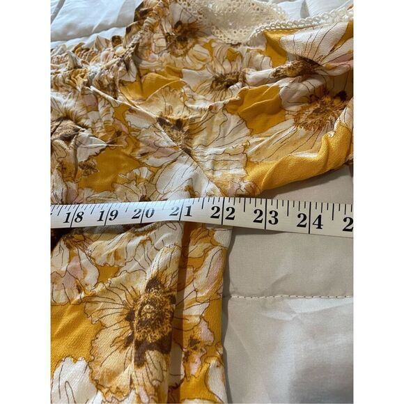 Maurice’s 0X off the shoulder top - Picture 6 of 8